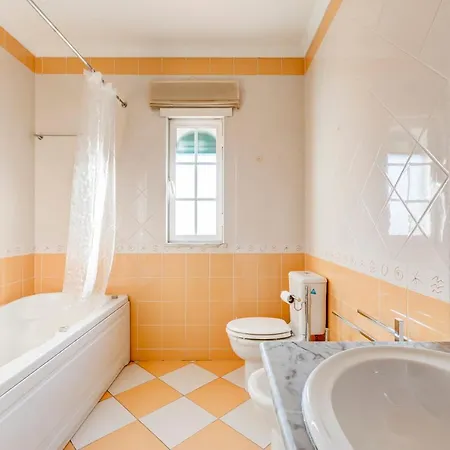Vakantiehuis Prime 5 With Private Pool And Parking Walk To