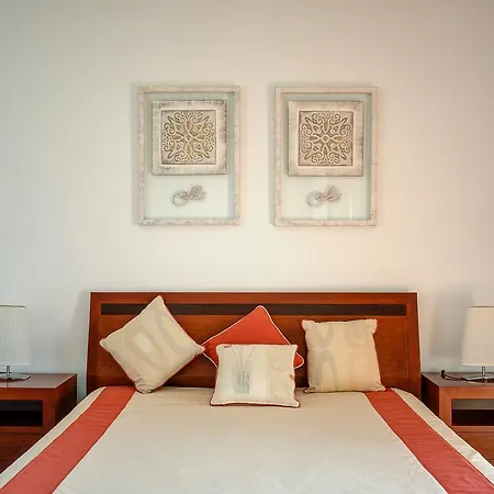 Prime - 5 Suites, Private Pool And Parking, Walk To Semesterbostad