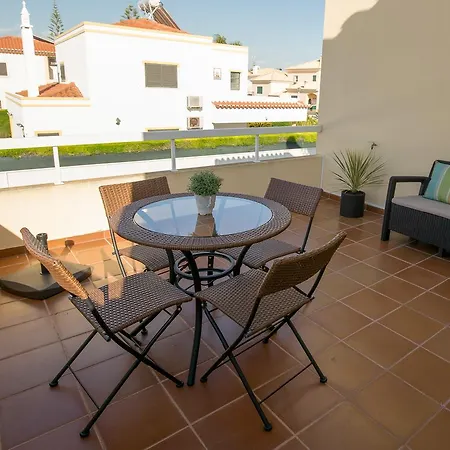 Prime - 5 Suites, Private Pool And Parking, Walk To Semesterbostad *