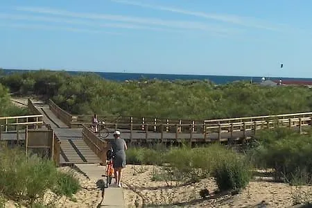 Prime - 5 Suites, Private Pool And Parking, Walk To *