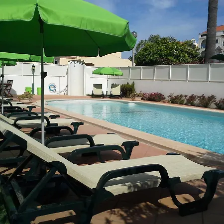 Villa Prime - 5 Suites, Private Pool And Parking, Walk To Altura