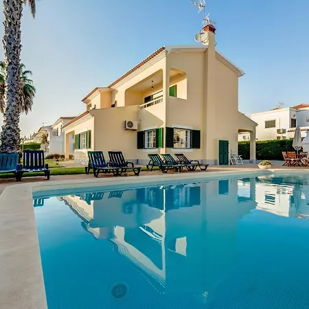 Prime - 5 Suites, Private Pool And Parking, Walk To