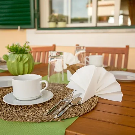 Holiday home Prime - 5 Suites, Private Pool And Parking, Walk To Altura